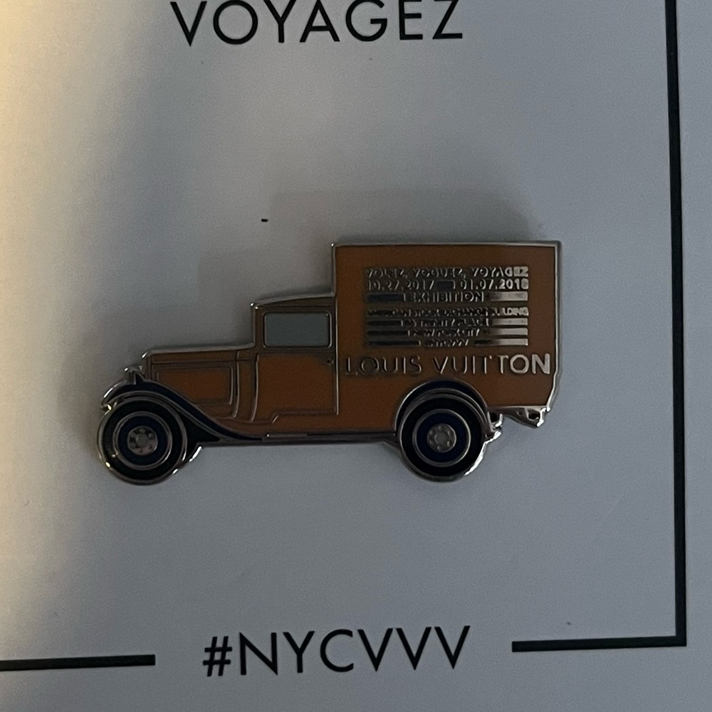 Authentic Louis Vuitton RARE Pin LIMITED SHOWCASE IN NYC (YOU HAD TO BE THERE!) - Picture 8 of 9